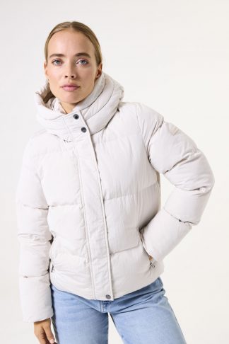 Dámská krémově bílá péřová bunda Garcia GJ500907